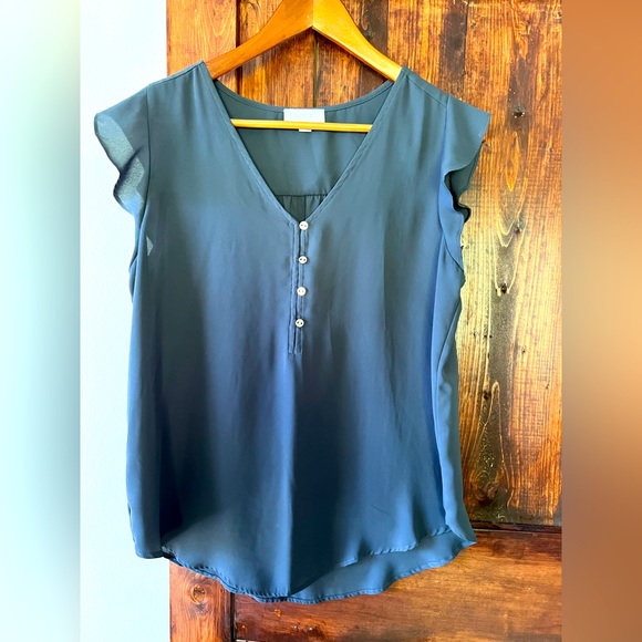 LOFT Gray Shirt - Picture 1 of 3